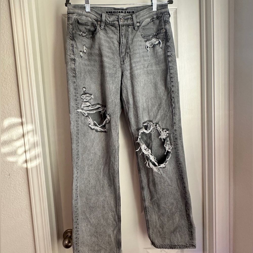 American Eagle Distressed Gray 90’s Vintage Jeans | Ripped Knees | Straight Leg